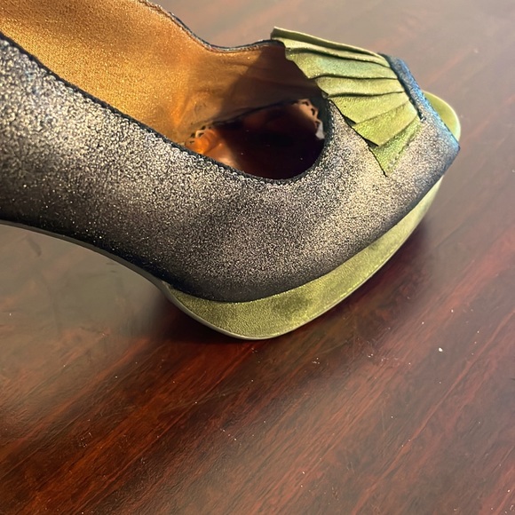 New in box Poetic License Egyptian Princess metallic green and bronze heels - Picture 6 of 8